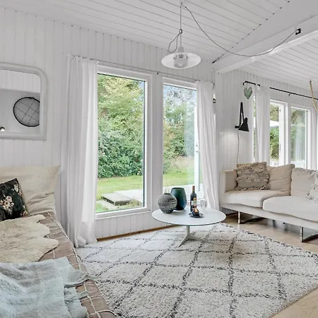 Lovely In With Kitchen Holiday home *