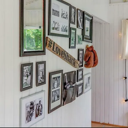 Lovely In With Kitchen Holiday home
